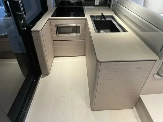 Ferretti Yachts 500