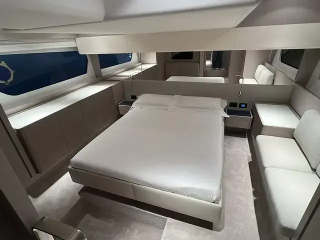 Ferretti Yachts 500