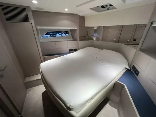 Ferretti Yachts 500