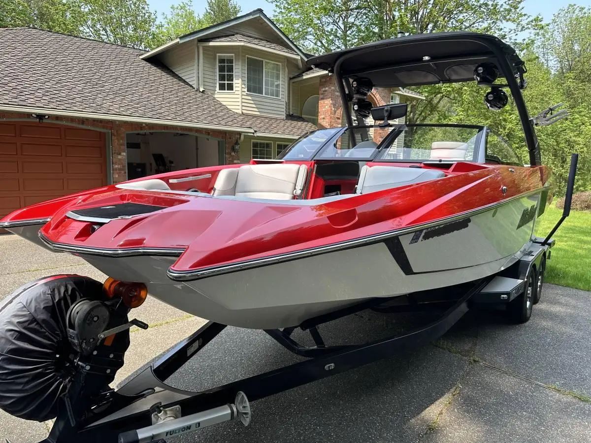 2017 Malibu 24' wakesetter mxz