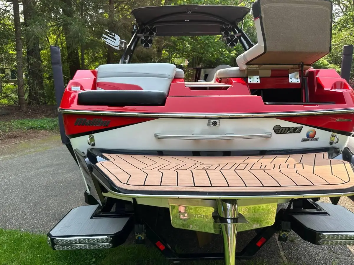 2017 Malibu 24' wakesetter mxz