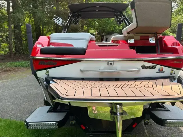 Malibu 24' WAKESETTER MXZ