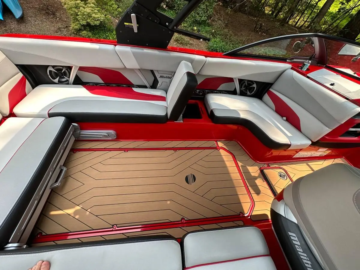 2017 Malibu 24' wakesetter mxz