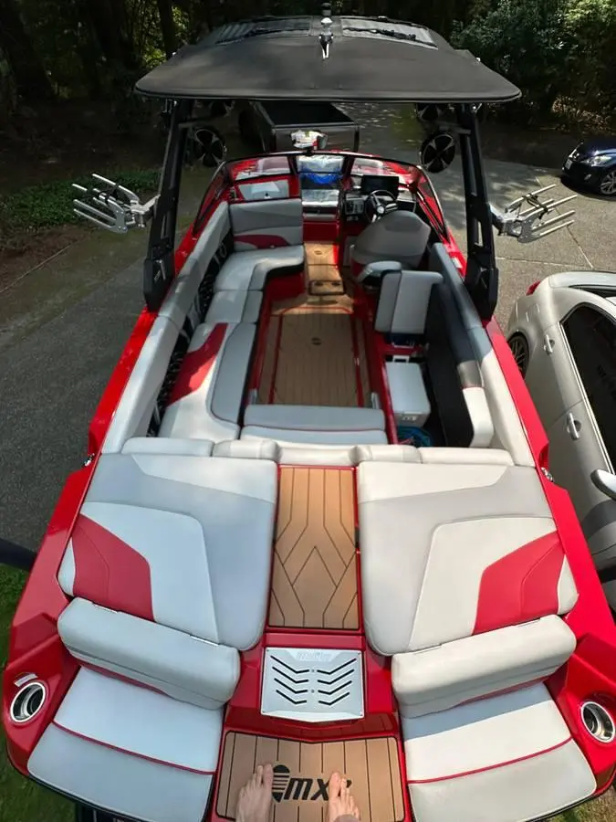 2017 Malibu 24' wakesetter mxz