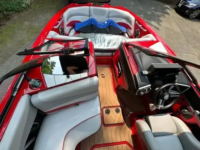 Malibu 24' WAKESETTER MXZ