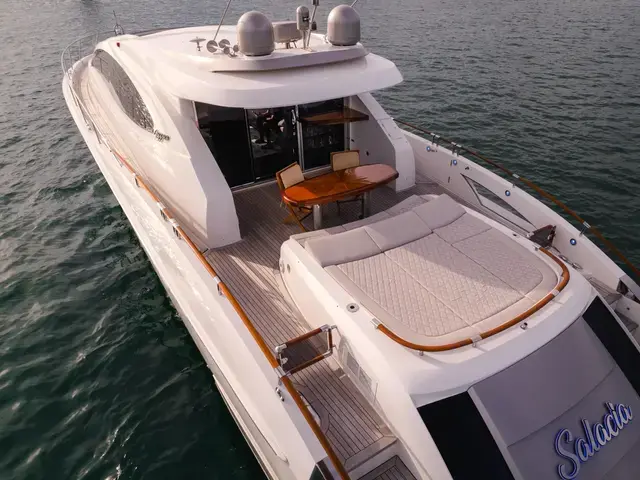 Lazzara Yachts 75'