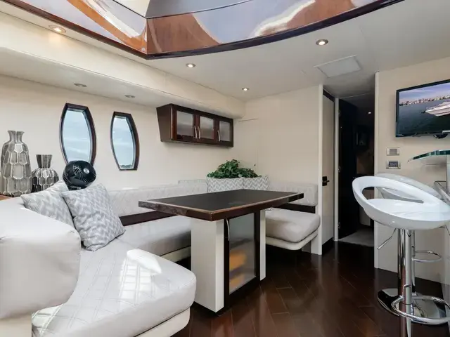 Lazzara Yachts 75'