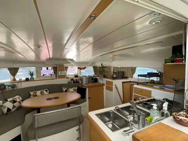 Lagoon 380 3 cabin owners version