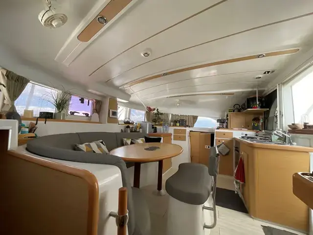 Lagoon 380 3 cabin owners version