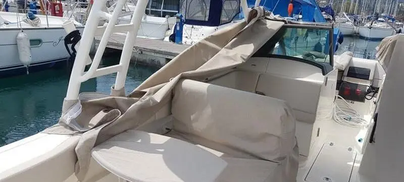 2015 Boston Whaler 270 vantage