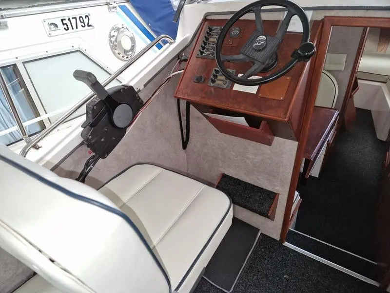 1992 Viking 32 centre cockpit