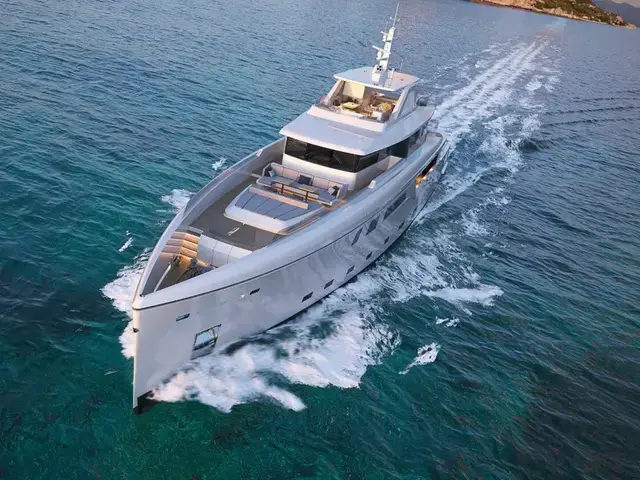 Vitruvius Yachts Palm Beach