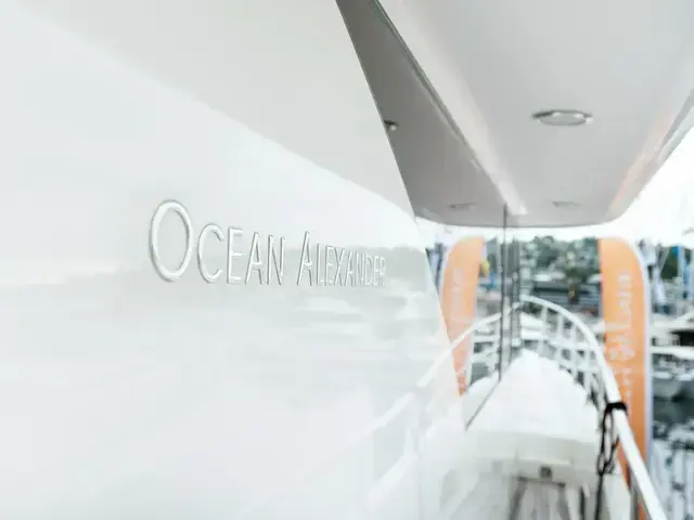 Ocean Alexander FLYBRIDGE MOTOR YACHT