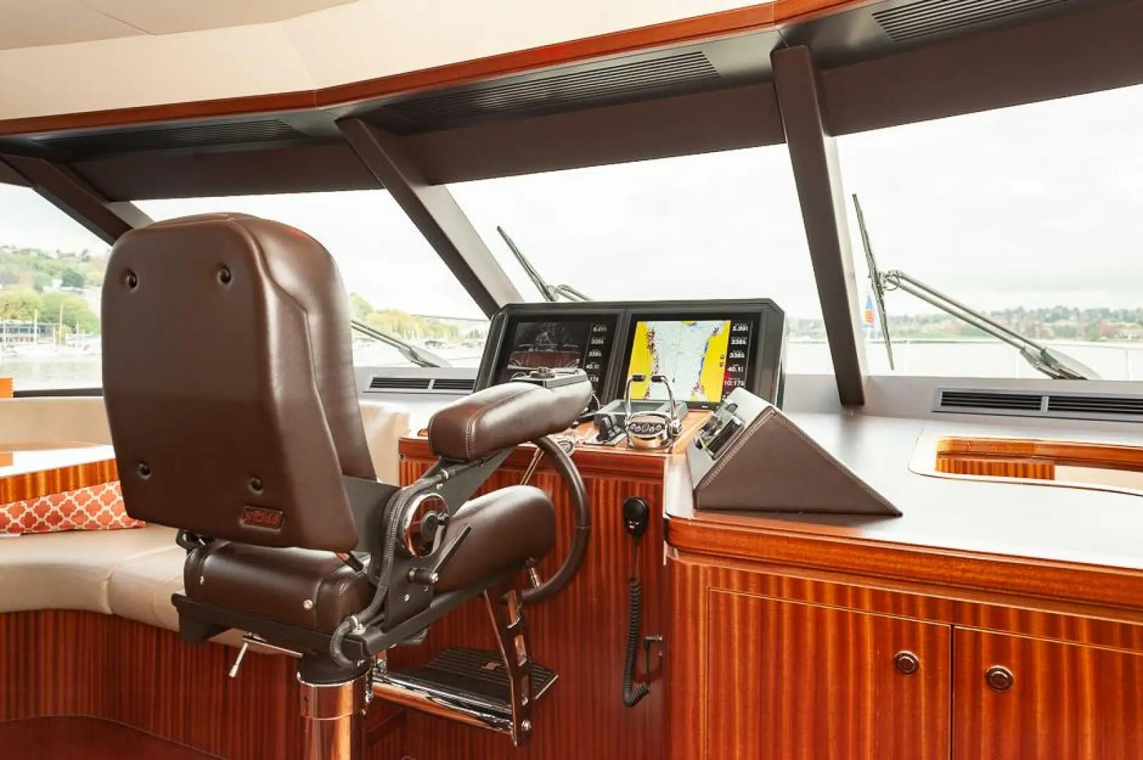 2016 Ocean pilothouse