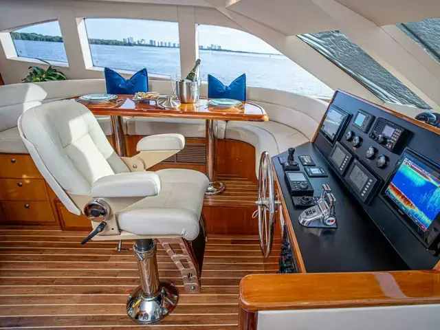 Hatteras 64 Motor Yacht