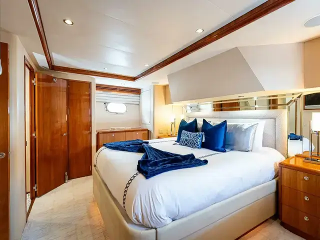 Hatteras 64 Motor Yacht