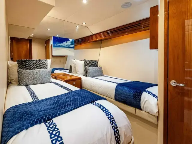 Hatteras 64 Motor Yacht