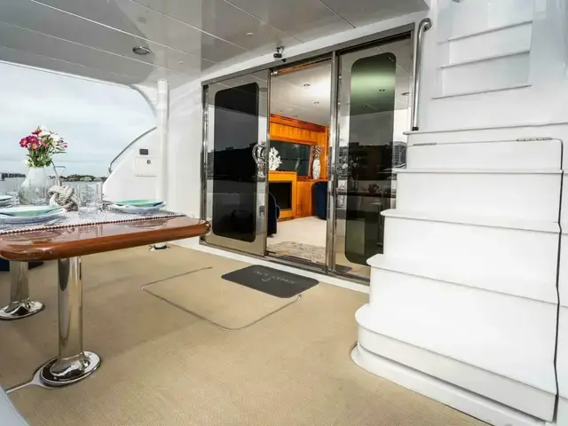 Hatteras 64 Motor Yacht