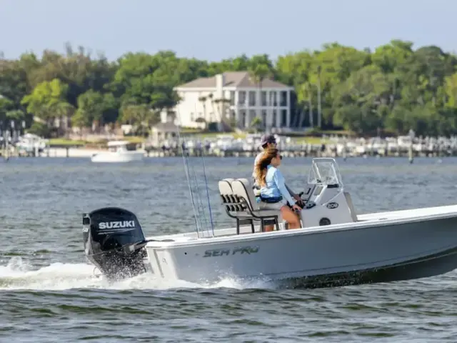 Sea Pro Boats 210 Bay