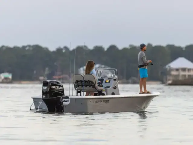 Sea Pro 210 Bay