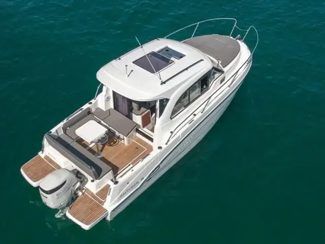 Beneteau Antares 8