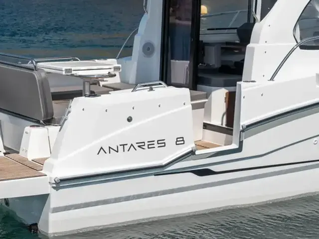 Beneteau Antares 8