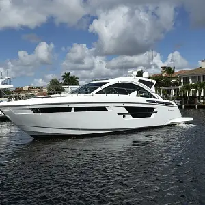 2019 Cruisers Yachts 54 Cantius