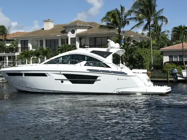 Cruisers Yachts 54 Cantius