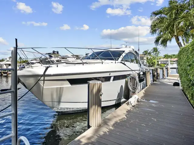 Cruisers Yachts 54 Cantius