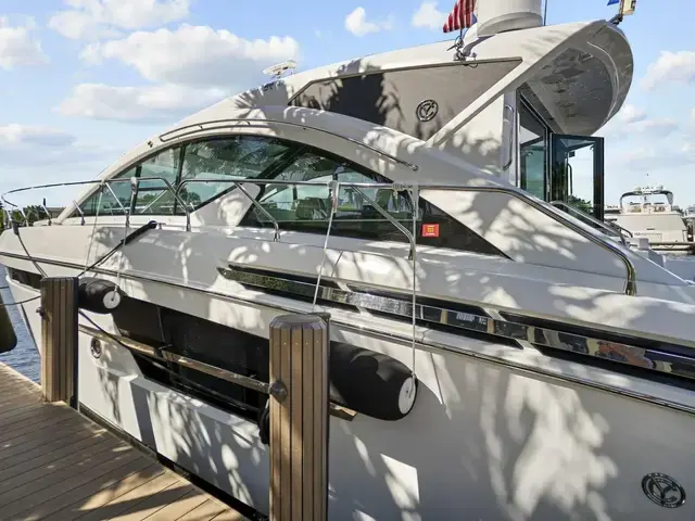 Cruisers Yachts 54 Cantius