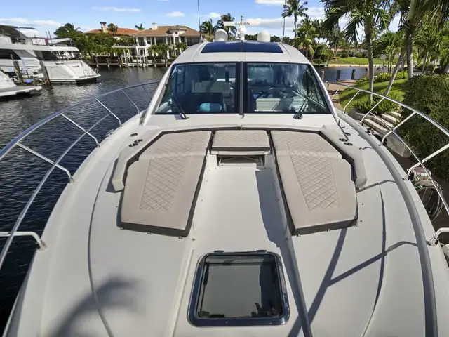 Cruisers Yachts 54 Cantius