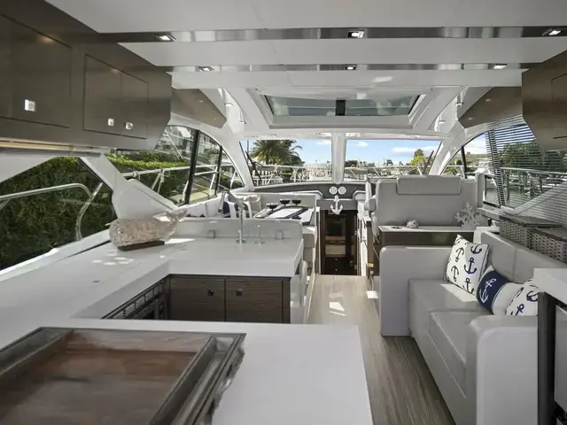 Cruisers Yachts 54 Cantius