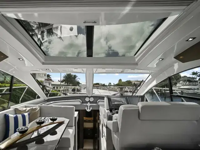 Cruisers Yachts 54 Cantius