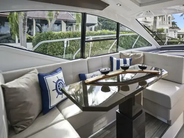 Cruisers Yachts 54 Cantius