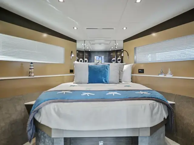 Cruisers Yachts 54 Cantius