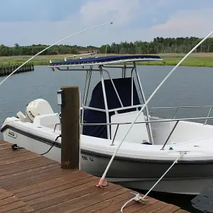 1999 Boston Whaler 23 Outrage