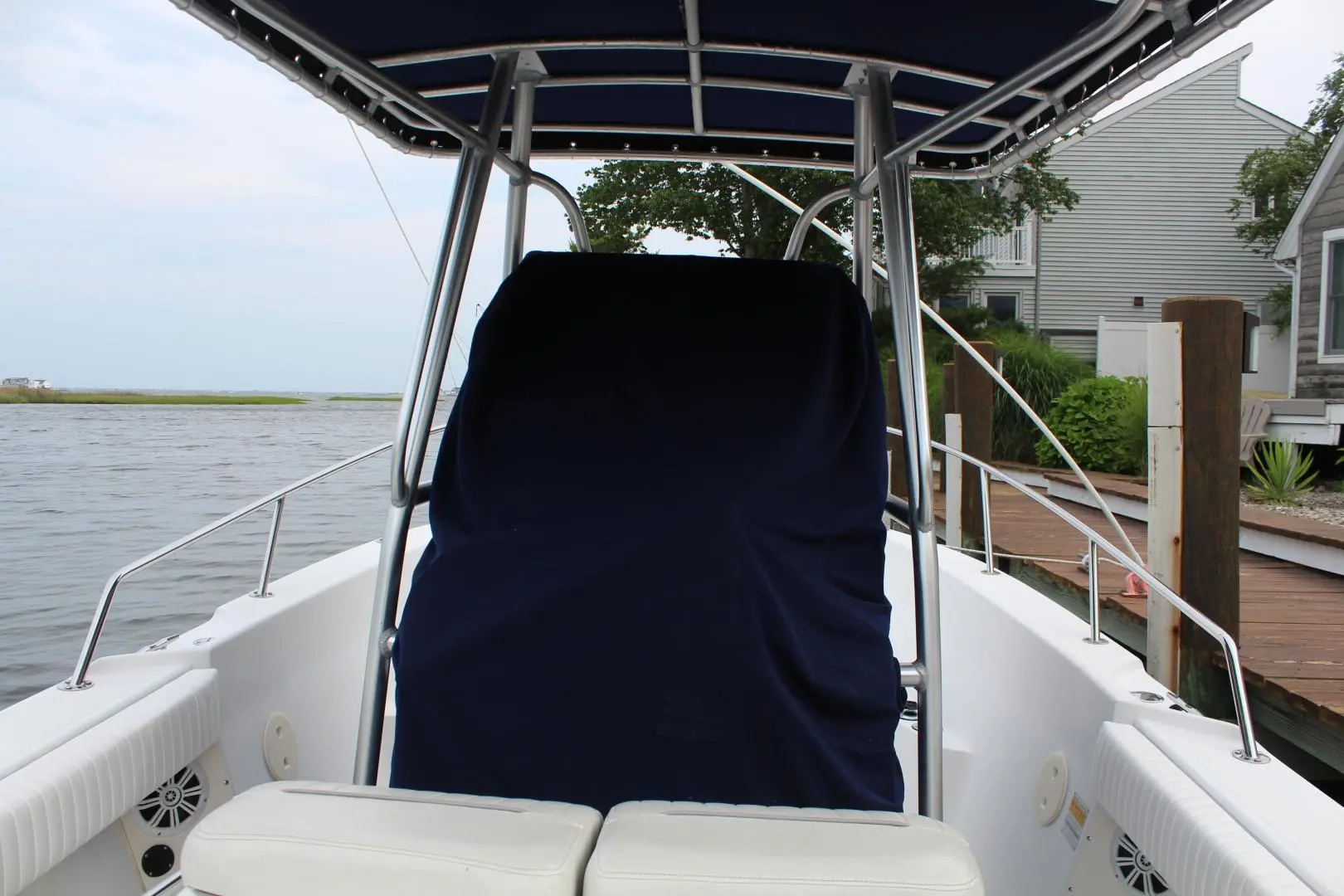 1999 Boston Whaler 23 outrage