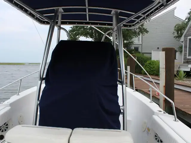 Boston Whaler 23 Outrage