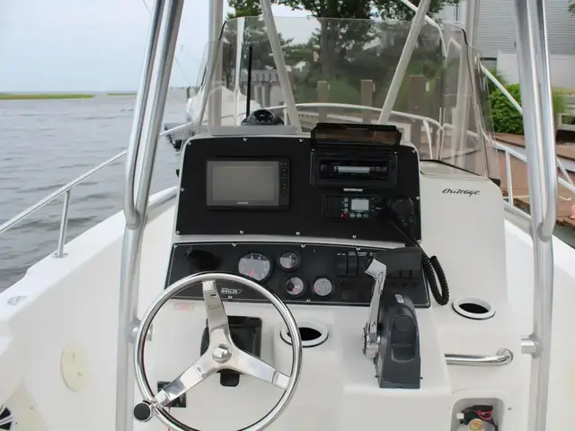 Boston Whaler 23 Outrage