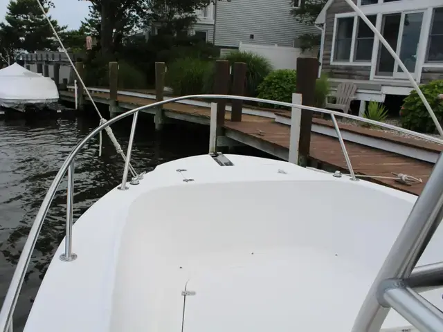 Boston Whaler 23 Outrage