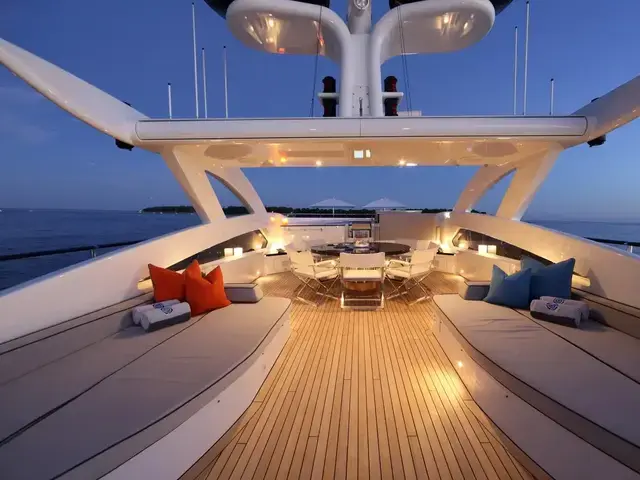 Heesen 122'