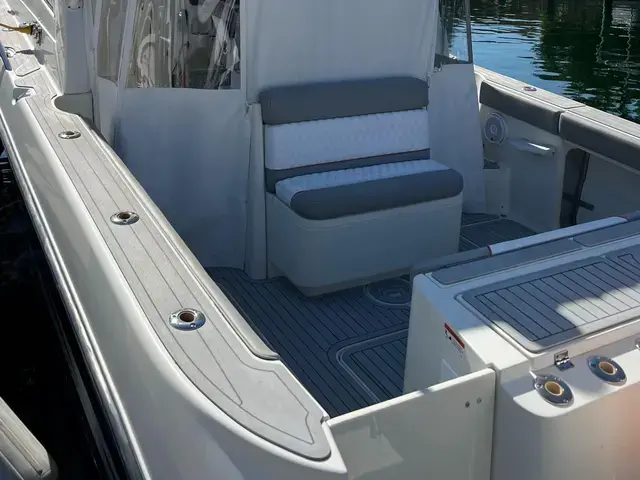 Hydra Sports 35'