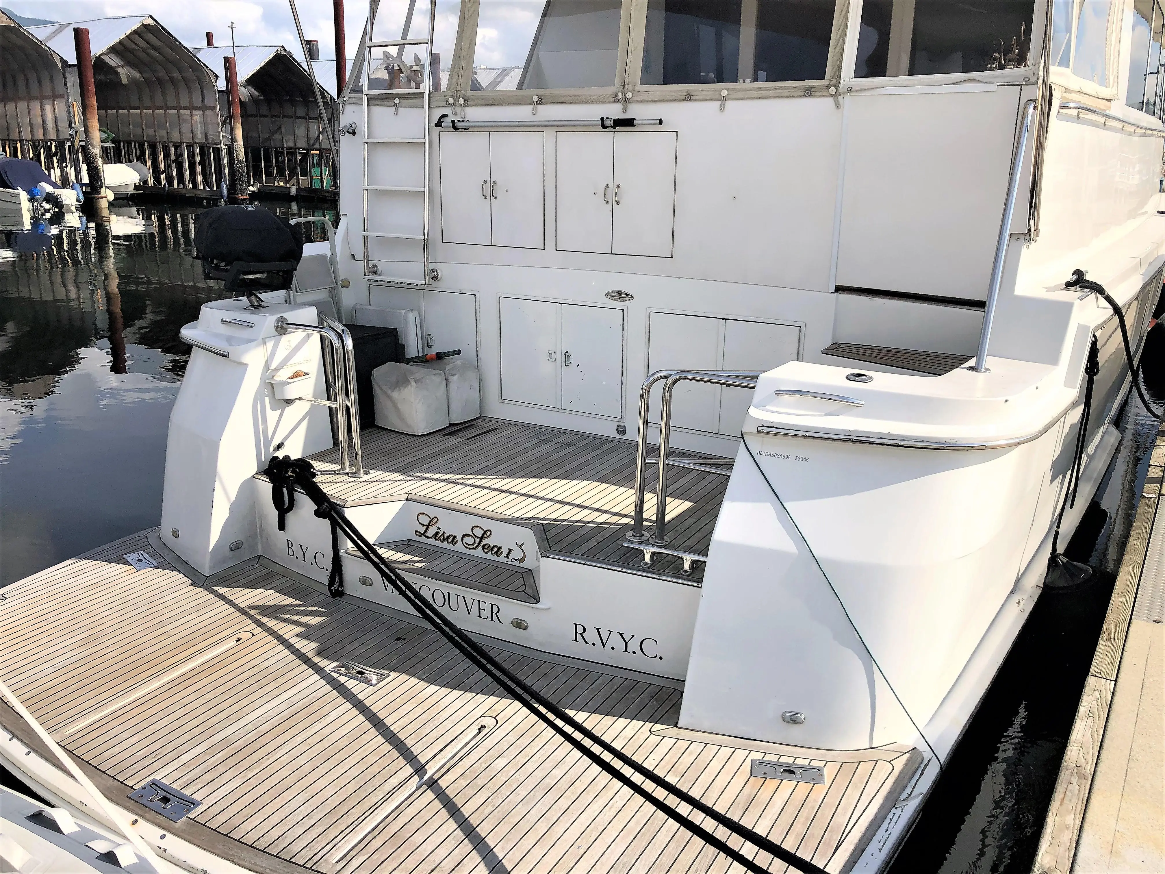 1996 Hatteras 74