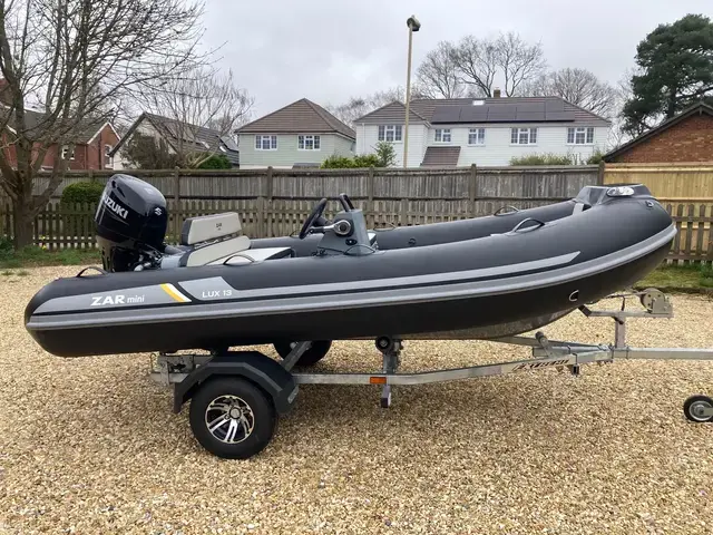 Zar LUX 13 3.9m Console RIB & Honda Engine Package