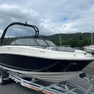 2024 Bayliner VR5 Bowrider