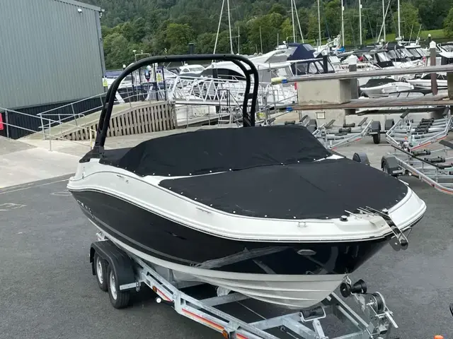 Bayliner Vr5