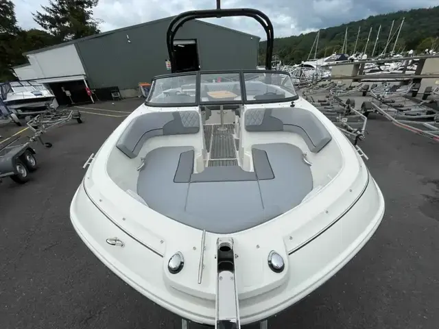 Bayliner Vr5