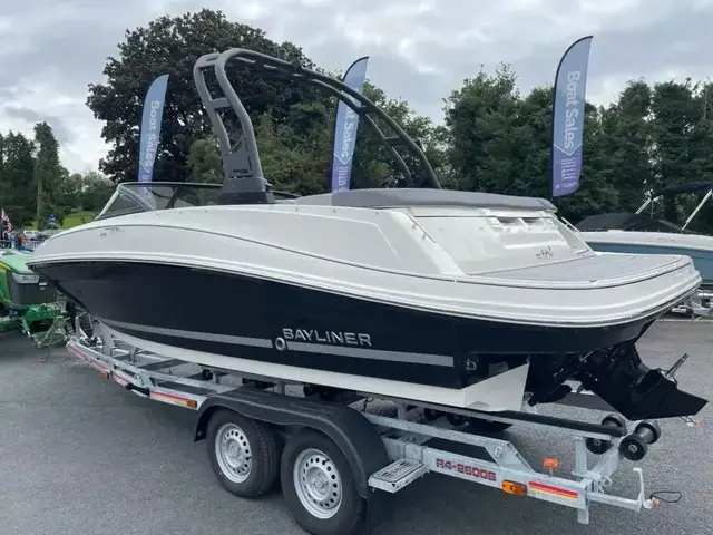 Bayliner Vr5