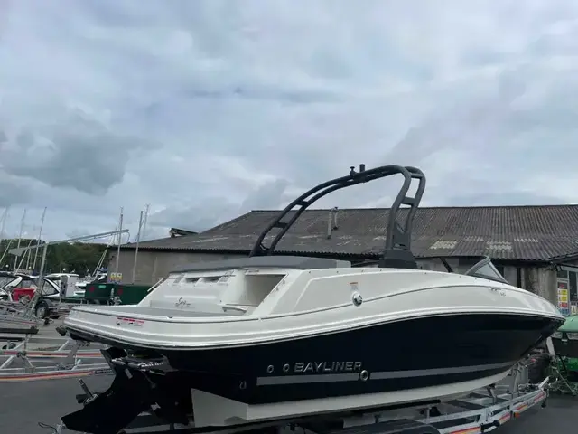 Bayliner Vr5