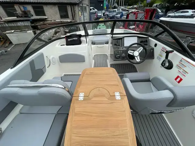 Bayliner Vr5